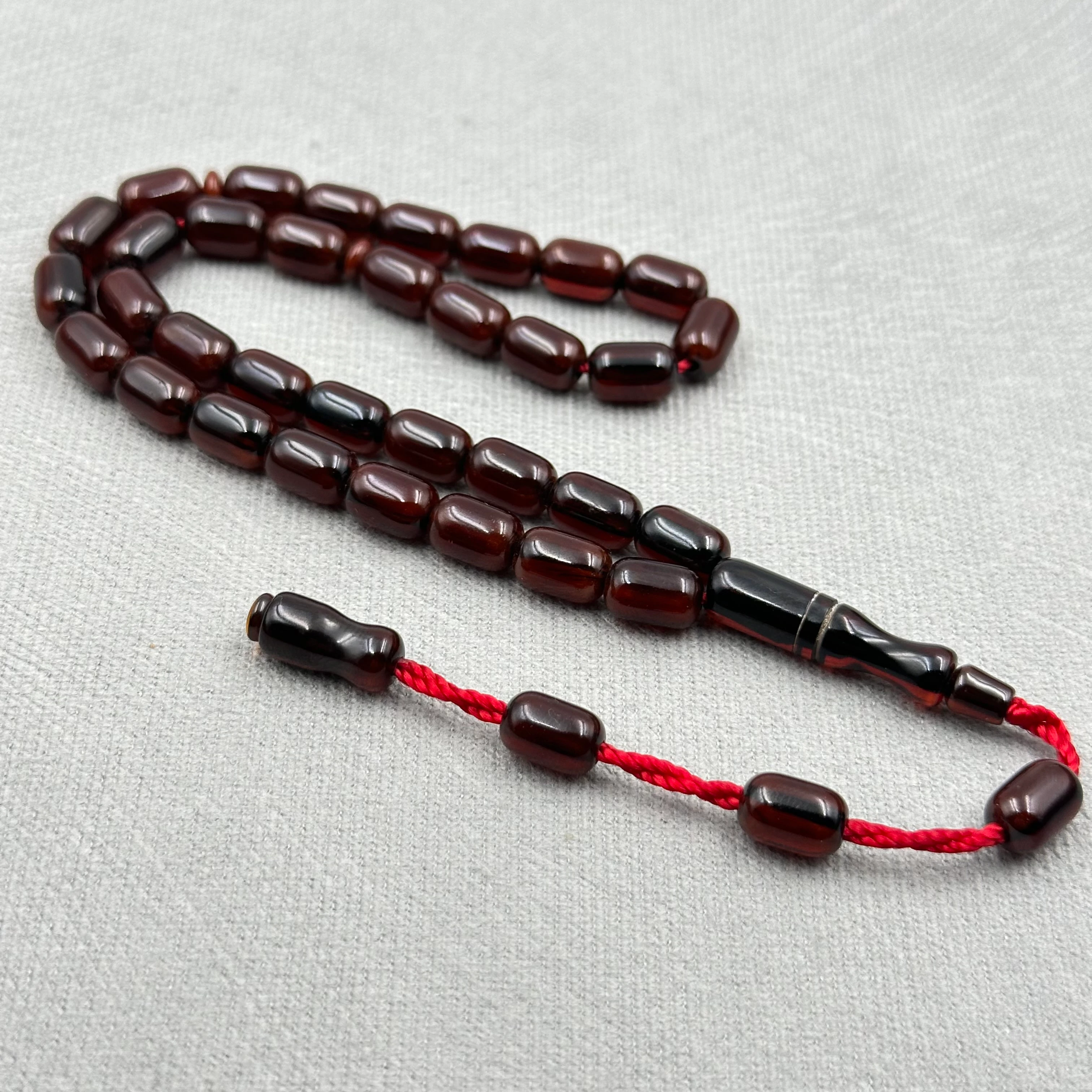 Koyu Bordo Kahverengi Parlak Kapsül Kesim Sıkma Kehribar Tespih